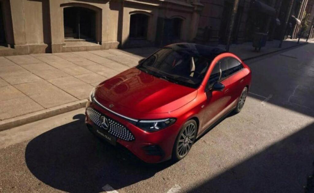 Mercedes CLA eléctrico se alarga en China y deja con envidia al resto del mundo.