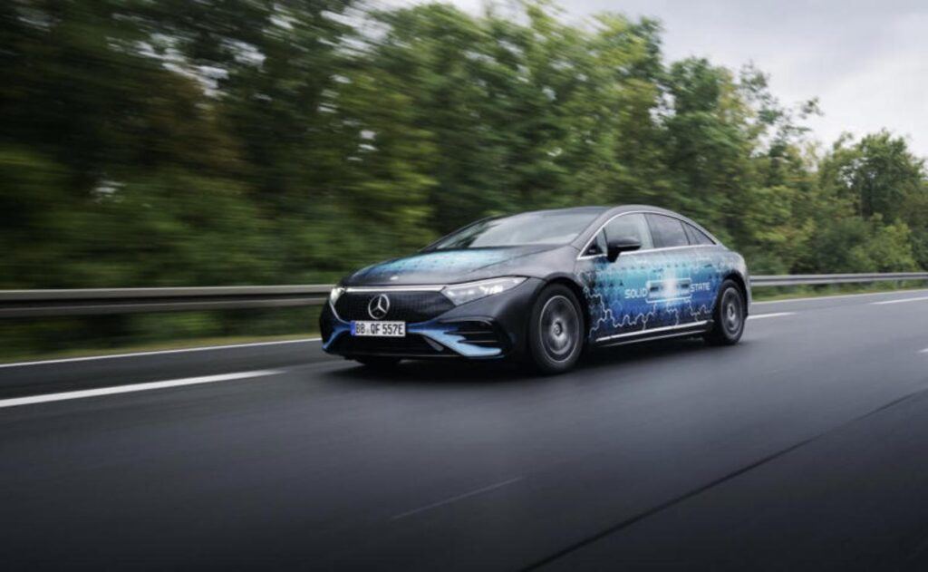 Mercedes EQS con batería de estado sólido: 1200 km de autonomía, una nueva era para los vehículos eléctricos.