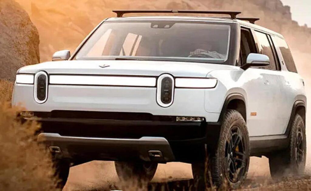 Rivian ofrece $2,000 a propietarios enfadados, pero con una cláusula que podría costarles más de lo que imaginan.