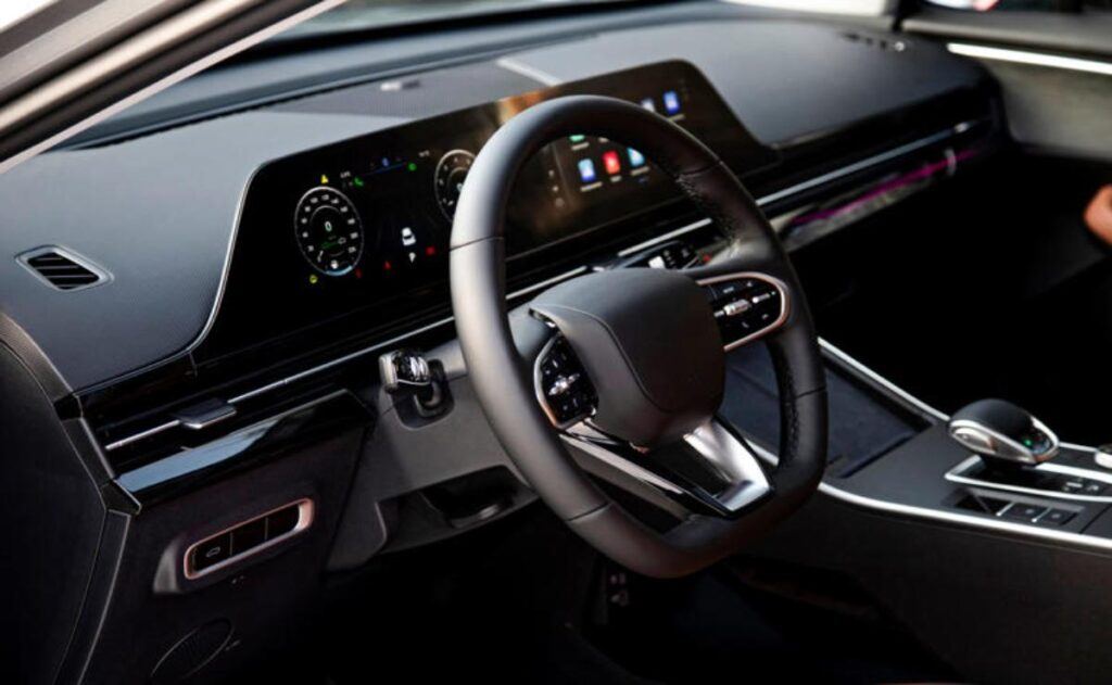 El regreso de los botones: por qué Tesla y Volkswagen replantean sus interiores eléctricos.