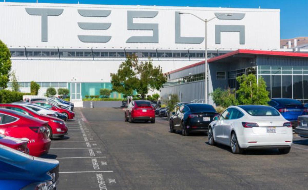 Tesla bajo presión: compradores se apresuran por los incentivos antes de que expiren.