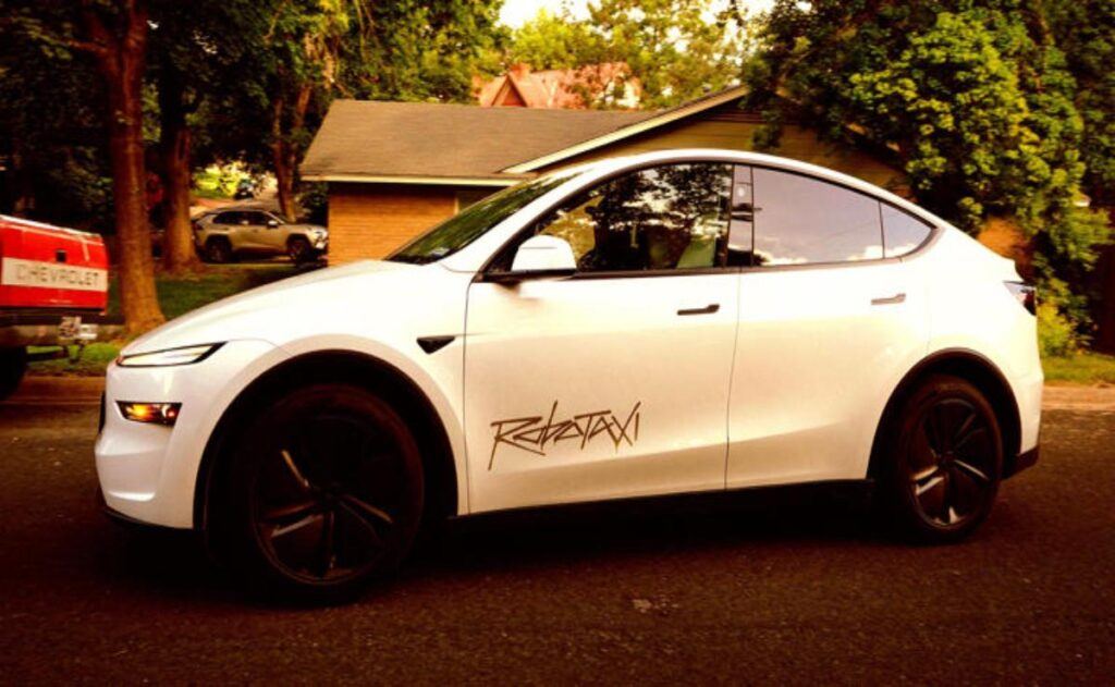 Los robotaxis de Tesla enfrentan accidentes: ¿qué está ocultando la empresa?