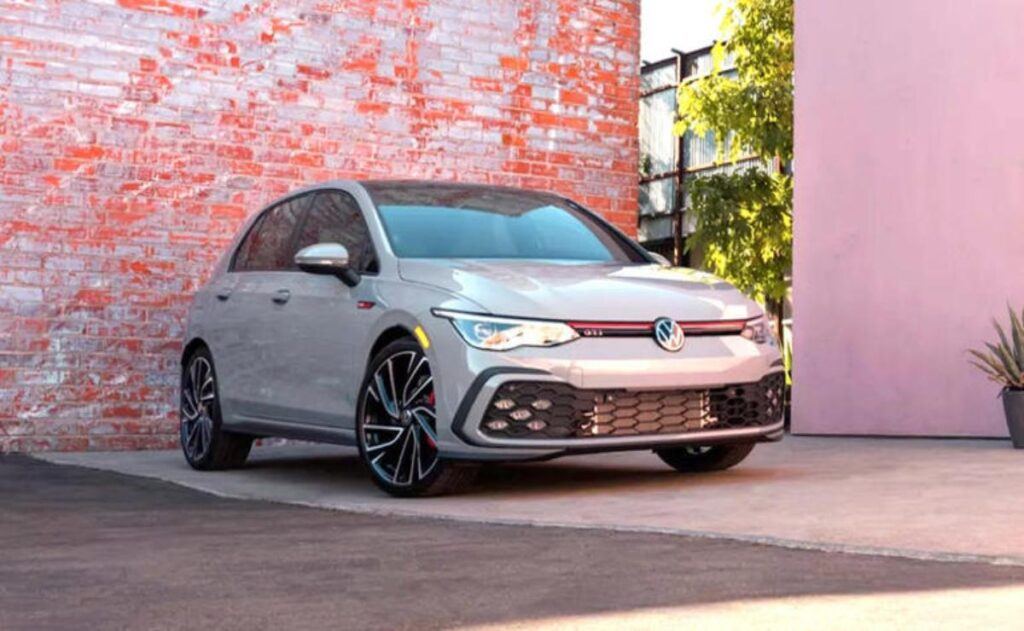 ¿Quién es el propietario de Volkswagen y dónde se fabrican sus coches?