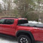 Año recomendado: 2013-2023

Si hay una camioneta que ha demostrado ser sinónimo de confiabilidad, esa es la Toyota Tacoma. Este modelo ha sido elogiado durante años por su resistencia y durabilidad. Las Tacomas más recientes, especialmente las fabricadas en los últimos 10 años, siguen siendo una opción confiable para los compradores de camionetas usadas. Aunque las versiones más antiguas tienen una reputación de ser prácticamente indestructibles, los modelos más recientes ofrecen una conducción más suave y tecnología mejorada. Además, el valor de reventa de la Tacoma es excepcional, lo que la convierte en una opción sólida para quienes buscan un modelo duradero y económico.