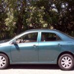 El Toyota Corolla es un referente en términos de fiabilidad y longevidad. Desde su lanzamiento en 1966, este modelo se ha ganado la reputación de ser un vehículo robusto y eficiente. Con una ingeniería sencilla pero efectiva, el Corolla ha sido una opción popular para familias y conductores que buscan un coche que no los deje tirados. Muchos conductores informan que sus Corollas siguen funcionando sin problemas incluso después de recorrer más de 300,000 km. El modelo 2010, por ejemplo, es comúnmente visto en las calles hoy en día gracias a su excelente eficiencia de combustible y bajo coste de mantenimiento, lo que también lo convierte en una inversión inteligente.