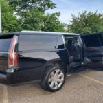 El Cadillac Escalade ESV es un vehículo de lujo que destaca por su imponente tamaño y su confort superior. Sin embargo, sus elevados costos de combustible y sus lujosos detalles que se deprecian rápidamente lo convierten en una mala inversión a largo plazo. Aunque el Escalade ESV es un SUV impresionante, su alta tasa de depreciación y los costos asociados a su mantenimiento dificultan que mantenga un buen valor en el mercado de autos usados. Si buscas algo que retenga su valor, este modelo probablemente no sea el adecuado.