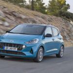 El Hyundai i10 ha logrado una calificación de fiabilidad del 100%, convirtiéndose en uno de los pocos modelos que han alcanzado esta cifra. Los propietarios de este coche no reportaron ningún tipo de fallo en los últimos 24 meses, lo que lo convierte en una opción perfecta para quienes buscan un vehículo pequeño y fiable. Además, este modelo ha demostrado ser económico y práctico, manteniendo una calidad sobresaliente en su segmento, lo que refuerza su atractivo para los conductores que valoran la fiabilidad por encima de todo.