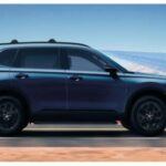 El Honda CRV 2026 se posiciona como una opción de compacto SUV ideal para aquellos que buscan eficiencia sin sacrificar confort ni potencia. Equipado con un motor 2.0L de 4 cilindros y dos motores eléctricos, ofrece una potencia de 204 caballos, equilibrando perfectamente la economía de combustible con la capacidad de afrontar viajes largos sin problemas. Su versión híbrida promete ser la opción perfecta tanto para la vida urbana como para aventuras más largas. Es una opción a tener en cuenta para quienes valoran la fiabilidad y eficiencia en su vehículo.