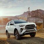 El Isuzu MUX 2026 es un SUV robusto que sigue ganando seguidores, a pesar de estar eclipsado por gigantes como el Toyota RAV4 o el Mitsubishi Montero. Con un motor diésel de 3.0 L y 190 caballos de fuerza, el MUX es el compañero ideal para los terrenos difíciles. Su tracción total real, con una caja de reducción, y su capacidad de remolque de hasta 3 toneladas lo convierten en una de las mejores opciones para quienes buscan un 4x4 de trabajo. Además, su garantía de 5 años o 120,000 km asegura que no te decepcionará en el camino.