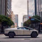 El Tesla Cybertruck ha tenido un desempeño mixto en 2025, cayendo un 29% en ventas en comparación con el segundo trimestre. A pesar de ello, con 22,100 unidades vendidas, el Cybertruck sigue siendo uno de los modelos eléctricos más anticipados, especialmente por su diseño futurista y sus prestaciones de alto rendimiento. Tesla sigue viendo un aumento del 16% en las ventas comparado con el año anterior, lo que refleja la popularidad continua del modelo.