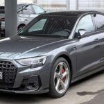 El Audi A8 es un automóvil de lujo que promete alto rendimiento y confort, pero su tasa de depreciación es alarmantemente rápida. Después de tres años, el modelo pierde más del 70% de su valor, lo que lo convierte en un vehículo con una de las peores valoraciones de reventa en el mercado. Además, las reparaciones y el mantenimiento de un Audi A8 pueden ser extremadamente costosos, lo que lo convierte en una opción poco atractiva para quienes buscan una inversión a largo plazo.