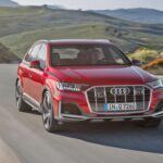 El Audi Q7 se lleva el dudoso honor de ser el peor coche de lujo en fiabilidad de 2025. Con un impresionante 47% de los propietarios reportando fallos importantes, este modelo destaca por la cantidad de reparaciones costosas que requieren. Solo el 15% de los Q7 fueron reparados de manera gratuita, lo que genera una gran preocupación entre los compradores potenciales. Si buscas un vehículo de lujo fiable, este SUV no es la opción más recomendable.