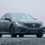 El Honda Accord es conocido por su mezcla perfecta de confort, eficiencia y fiabilidad a largo plazo. Este sedán de tamaño medio aparece regularmente en listas de vehículos que superan las expectativas de kilometraje. Con una construcción robusta y un rendimiento constante, el Accord es capaz de durar más de 300,000 kilómetros si se le realiza el mantenimiento adecuado, lo que lo convierte en una inversión sólida.

Puntos fuertes: Confort de conducción, durabilidad, bajo costo de mantenimiento.

Consejo: Un excelente sedán para quienes valoran un coche cómodo y confiable para muchos años.
