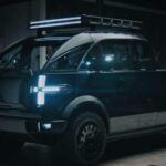 El concepto futurista que no llegó a nada
La Canoo Pickup Truck tiene un diseño futurista, con una cabina adelantada que atrae a los entusiastas de las camionetas eléctricas. Sin embargo, con solo 200 millas de autonomía y 200 caballos de fuerza, su rendimiento deja mucho que desear. Además, con una capacidad de carga de solo 1,800 libras, no se presenta como una opción de trabajo real. Aunque el precio ronda entre los 35,000 y 50,000 dólares, la plataforma no probada y las dificultades financieras de Canoo hacen que este modelo sea más una curiosidad tecnológica que una camioneta eléctrica seria.

Puntos débiles: Rango limitado, baja capacidad de carga y falta de pruebas reales.