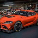 Toyota, que tradicionalmente ha sido la marca líder en fiabilidad, ha visto caer su posición al tercer lugar este año, principalmente debido a calificaciones bajas de algunos modelos como el bZ4X EV, el Tundra y el Tacoma. A pesar de estas caídas, Toyota sigue siendo una de las marcas más confiables del mercado, con cuatro modelos que han alcanzado puntuaciones muy por encima del promedio. Modelos como el Corolla y el Highlander siguen siendo muy fiables y están diseñados para durar muchos años, por lo que la marca sigue estando entre las mejores en cuanto a durabilidad y bajos costos de mantenimiento.