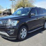 El Ford Expedition se distingue por su motor EcoBoost V6 de 3.5L, que entrega entre 375 y 400 caballos de fuerza. Este SUV de tamaño completo no solo ofrece una gran capacidad de remolque, sino también una impresionante durabilidad. Gracias a su robusto chasis, su sistema de enfriamiento avanzado y su caja de cambios de 10 velocidades, el Expedition puede llegar fácilmente a las 300,000 millas si se le da el mantenimiento adecuado. Es una opción perfecta para quienes necesitan un vehículo capaz de enfrentar cualquier desafío durante años.