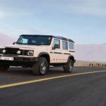 El Ineos Grenadier es un recién llegado al mundo del overlanding, pero ya está ganando terreno. Con un diseño de chasis sobre bastidor, ejes sólidos y diferenciales de bloqueo dobles, está construido para la durabilidad en terrenos ásperos. Su capacidad de carga impresionante de más de 1,700 libras lo convierte en un caballo de batalla para aventureros serios.

Puntos negativos: Al ser una marca nueva, Ineos tiene una red de repuestos limitada, lo que puede ser un inconveniente en áreas remotas. Además, su economía de combustible es deficiente y su precio elevado puede desanimar a los compradores con un presupuesto limitado.