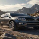 Si lo que buscas es un SUV verdaderamente grande, el Kia Mohave es el indicado. Este modelo, disponible en algunos mercados por unos 45.000 dólares, es ideal para quienes desean un vehículo con una gran presencia en la carretera. Su interior es espacioso y cómodo, lo que lo convierte en el compañero perfecto para largos viajes. Aunque no es el SUV más adecuado para las calles estrechas de la ciudad, su diseño robusto y la sensación de 