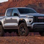 El GMC Canyon tiene un coste de mantenimiento durante los primeros 10 años de unos $9,201, lo que es un poco más barato que el promedio. Sin embargo, su 26.25% de probabilidades de necesitar reparaciones significativas durante ese periodo lo pone en la lista de camiones que deberías considerar con cautela. A pesar de su rendimiento decente, la posibilidad de que requiera reparaciones mayores lo convierte en una opción menos atractiva a largo plazo.