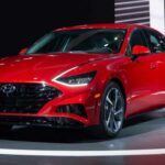 Hyundai se lleva una mención especial en 2025, ya que ha colocado cinco de sus modelos entre los mejores del IIHS. Entre ellos destacan el Hyundai Ioniq 5, el Kona, el Tucson y el Santa Fe, que ofrecen no solo tecnologías avanzadas de seguridad, sino también opciones de vehículos eléctricos, lo que ayuda a reducir los costos de combustible. Hyundai continúa sorprendiendo por la calidad y fiabilidad de sus coches, convirtiéndolos en una opción ideal para familias preocupadas por la seguridad y el ahorro.
