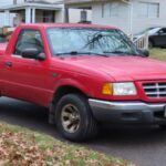 La Ford Ranger fue durante muchos años una opción popular entre quienes buscaban una camioneta compacta y ágil. Sin embargo, los modelos fabricados entre 2001 y 2011 dejaron mucho que desear, especialmente porque no recibieron actualizaciones tecnológicas o de diseño significativas. El interior de estos modelos resultó anticuado y estrecho, lo que hizo que muchos propietarios se sintieran incómodos, especialmente en viajes largos. Además, el rendimiento general del vehículo no estaba a la par con las camionetas más modernas de la época, lo que generó una decepción generalizada entre sus dueños.