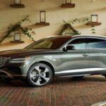 El Genesis GV80 2025 combina lujo y seguridad de manera ejemplar. Con un diseño elegante y tecnologías de seguridad avanzadas, esta SUV se ha convertido rápidamente en una de las mejores opciones para quienes priorizan la seguridad sin sacrificar el confort. Equipado con Asistencia de Prevención de Colisiones Frontales, Alerta de Colisión en el Punto Ciego, Prevención de Colisión en el Tráfico Trasero y Asistencia de Conducción en Carreteras, el GV80 garantiza una conducción segura en cualquier escenario. Su construcción de acero de alta resistencia y sus excelentes calificaciones en pruebas de choque aseguran una experiencia de conducción segura y sofisticada.