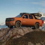 Aunque el Chevrolet Avalanche fue descontinuado, sigue siendo una opción popular en el mercado de autos usados. Con una probabilidad del 26,7% de alcanzar las 250,000 millas, este SUV/camión híbrido ha demostrado ser increíblemente fiable. Su motor V8 y chasis sólido le confieren una durabilidad excepcional. Muchos propietarios continúan conduciendo el Avalanche a diario, gracias a su versatilidad y fiabilidad.

Puntos fuertes: Motor V8 robusto, versatilidad SUV/camión, fiabilidad en largos viajes.

Consejo: Si puedes encontrar uno usado, el Avalanche es una excelente opción para quienes buscan un vehículo versátil y duradero.