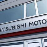 En el año 2000, Mitsubishi fue descubierta ocultando defectos de seguridad en miles de vehículos vendidos en Japón. La empresa había ignorado reportes sobre defectos graves, incluyendo frenos defectuosos y mecanismos de dirección fallidos, sin emitir los recalls necesarios para corregirlos.