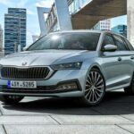 Economía de combustible: 64,2 mpg
Precio de lista: £31,370

El Skoda Octavia en su versión diésel se destaca por ofrecer una impresionante eficiencia de combustible, comparable incluso con algunos híbridos. Su motor de 2.0 litros y 114 CV ofrece un rendimiento excelente y un ahorro significativo en combustible, lo que lo convierte en una opción sólida para quienes hacen largos trayectos. Además, el Octavia ofrece un maletero amplio, un espacioso interior y una conducción suave, lo que lo convierte en un coche ideal para familias o aquellos que viajan frecuentemente.

Versión más económica: 2.0 TDI SE Technology

El Octavia es una opción estupenda para quienes necesitan un coche que sea eficiente, espacioso y cómodo, sin sacrificar nada en cuanto a tecnología y prestaciones.