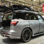 El Infiniti QX60, SUV de lujo de tamaño medio, mantiene un interior refinado y confortable, pero carece de tecnología y rendimiento comparables a otros modelos premium. Competidores como Lexus y Acura superan al QX60 en innovación y características, lo que limita sus ventas en el segmento de lujo.