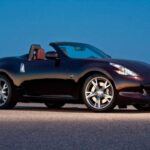 El Nissan 370Z Roadster es el roadster más potente de esta lista, con un motor V6 de 332 caballos de fuerza que le permite alcanzar 0-60 mph en 5 segundos. Fabricado entre 2009 y 2019, este roadster ofrece un rendimiento superior al de muchos otros modelos, incluida una opción de transmisión manual de 6 velocidades. Con un rango de precios de $13,000 a $30,000, el 370Z Roadster es perfecto para quienes buscan un coche deportivo rápido, pero con la flexibilidad de ser un convertible. Además, la amplia disponibilidad de piezas aftermarket te permite personalizarlo para maximizar su potencial.