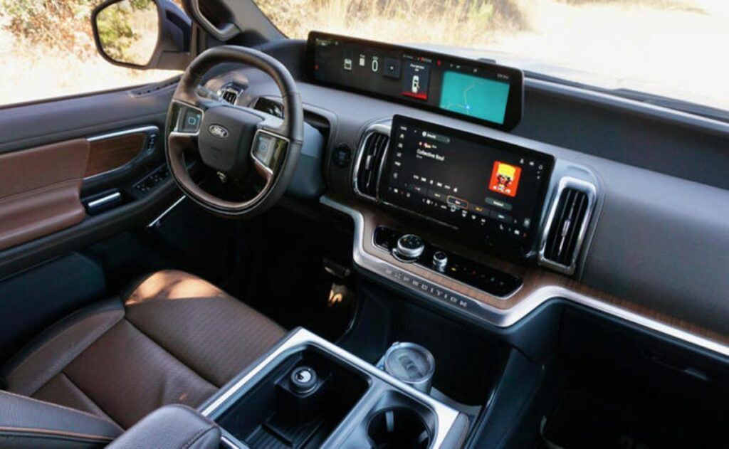 Ford Expedition 2025: El SUV gigante que impresiona, pero también complica.