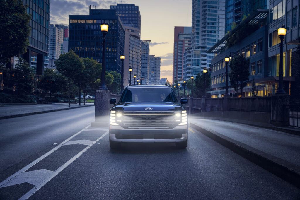 Hyundai lanza la campaña "Elevando lo que viene" para el SUV híbrido Palisade 2026.