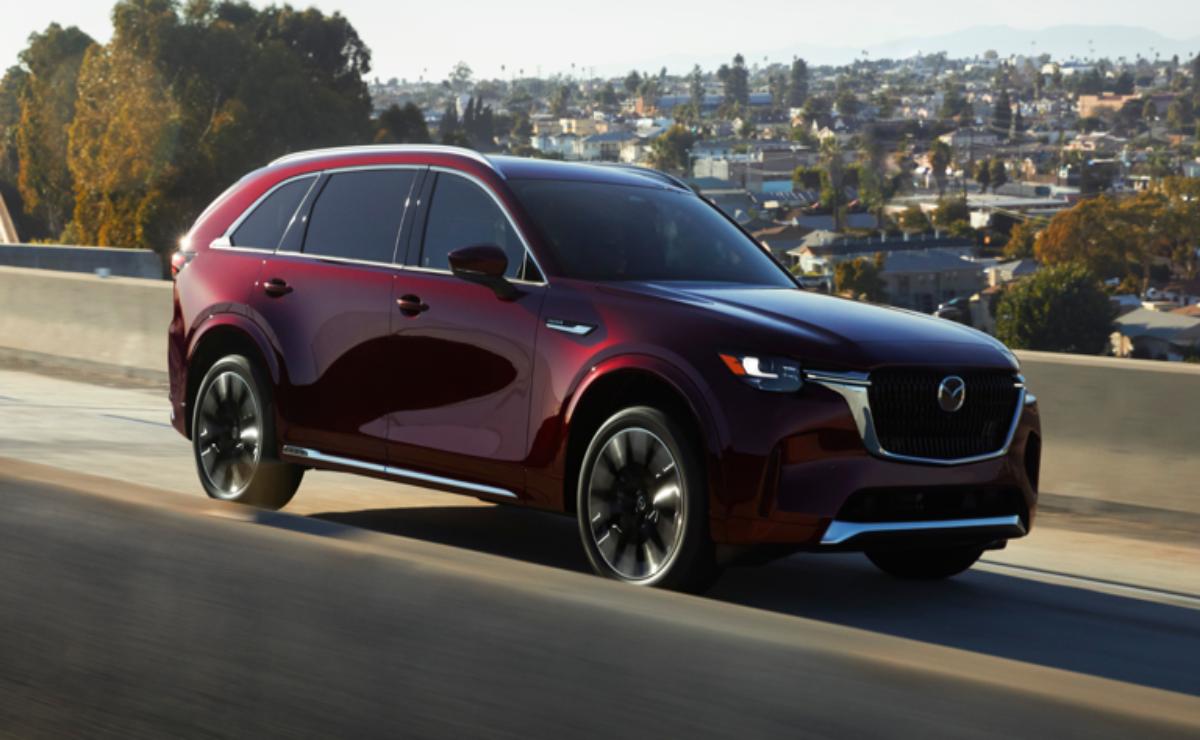 Mazda CX-90 PHEV 2026: Un SUV híbrido de lujo a precio accesible.