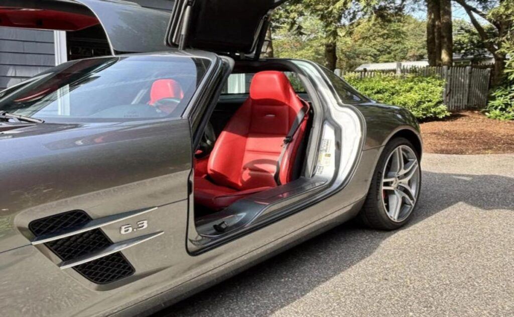 ¡No te pierdas la oportunidad de comprar un Mercedes-Benz SLS AMG Gullwing con solo 5.000 millas!