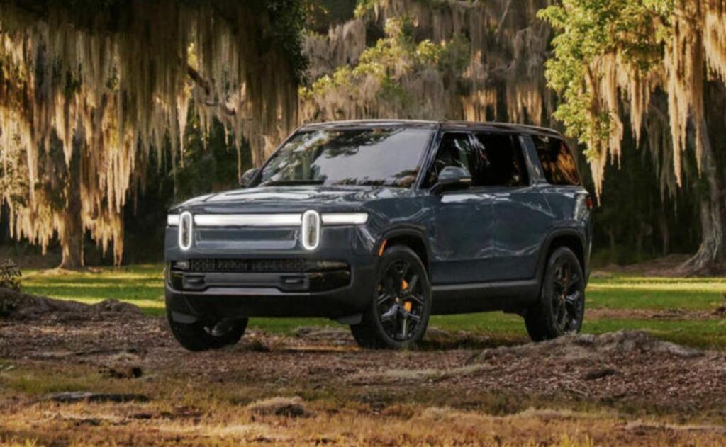 Rivian rediseñará las manijas interiores tras los problemas de seguridad que afectan a Tesla.