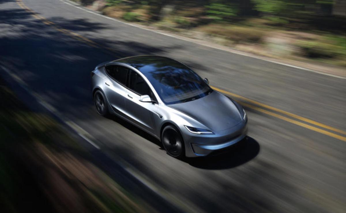 Tesla te venderá de vuelta la palanca de la señal de giro que quitó por $595.