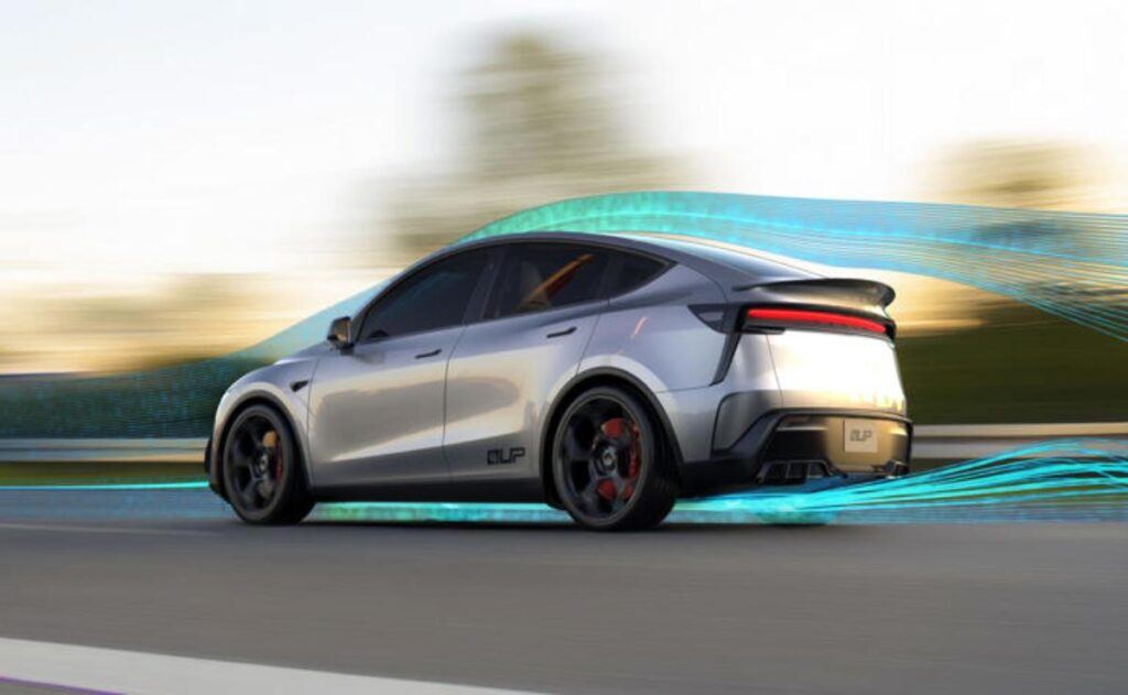 ¡Transforma tu Tesla Model Y! Kit Aerodinámico de Unplugged Performance mejora la velocidad y la estabilidad.