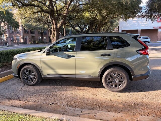 Lateral de un Honda CR-V TrailSport 2026