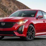 El Cadillac CT5-V 2021 es una excelente opción para quienes buscan un sedán deportivo que no solo ofrezca potencia, sino también manejo preciso. Con su motor V6 turboalimentado de 3.0 litros que genera 360 caballos de fuerza, el CT5-V es capaz de alcanzar las 60 mph en 4.9 segundos. Su elegante diseño y su calidad de construcción sólida lo convierten en una opción de lujo que también se destaca en fiabilidad. Con un coste anual de mantenimiento de $783, el CT5-V es un modelo bien equilibrado para aquellos que buscan rendimiento y fiabilidad en un sedán deportivo.