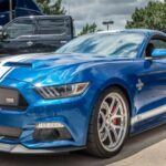 El Ford Mustang GT es la mezcla perfecta de músculo clásico y tecnología moderna. Equipado con un motor V8 robusto en su generación S550, el Mustang GT ofrece una potencia impresionante que satisface a los amantes de los muscle cars. Además, cuenta con un interior cómodo, características tecnológicas actuales y una gran variedad de accesorios de personalización disponibles. Si buscas un deportivo accesible con un estilo audaz y un rendimiento fiable, el Mustang GT es la opción ideal.
Año recomendado: 2015-2020