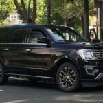 El Ford Expedition es un SUV de tamaño completo conocido por su gran capacidad de carga y potente motor V8. Perfecto para familias grandes o aquellos que necesitan remolcar cargas pesadas, el Expedition ha sido apreciado por su durabilidad a lo largo de los años. Muchos propietarios mencionan con orgullo que sus modelos más antiguos siguen funcionando a la perfección, lo que demuestra la longevidad de este vehículo.