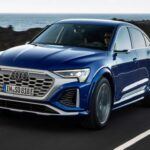 En segunda posición, el Audi Q5 se mantiene como un veterano que sigue dando guerra pese a la creciente competencia. Este SUV compacto ha sido durante años uno de los pilares de la marca alemana, gracias a su impecable equilibrio entre lujo, tecnología y confort. Con un precio estimado desde $45,000 y una destacada proyección como Top Safety Pick+, el Q5 continúa siendo una referencia sólida entre los compradores más exigentes.