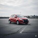 El Mitsubishi Mirage es conocido por su bajo precio, pero esa es prácticamente su única virtud. Con un motor de tres cilindros extremadamente subalimentado, el Mirage tiene dificultades incluso para mantener la velocidad en carreteras rápidas, lo que hace que sea peligroso al intentar realizar adelantamientos. La sensación de 