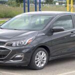 Fatal Accidents: 151 muertes por millón de vehículos registrados
El Chevrolet Spark es un coche urbano económico y fácil de manejar, pero su diseño y tamaño compacto no lo protegen de los riesgos en la carretera. Con 151 muertes por millón de vehículos, el Spark demuestra que un coche pequeño y económico no siempre es sinónimo de seguridad. Su estructura liviana y la falta de protección avanzada en caso de accidentes son factores determinantes en su posición en esta lista. Si bien es una opción accesible, los conductores deben estar conscientes de los riesgos asociados con su uso.