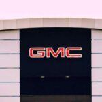 GMC comparte el tercer puesto con un 33/100. Con tres de las marcas de GM en este Top 5 negativo, queda claro que el grupo está atravesando una caída importante en fiabilidad. La complejidad tecnológica y los problemas de durabilidad en algunos modelos les pasan factura.