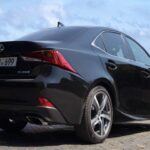 Valor de mercado: $24,170
El Lexus IS 2020 es un ejemplo perfecto de la fiabilidad y el lujo que define a Lexus. Este sedán compacto de lujo es ideal para quienes buscan un vehículo que combine lujo, rendimiento y valor. Con una probabilidad de reparación anual de solo 3%, el IS es una de las opciones más confiables en su categoría. Además, a un precio mucho más bajo que su MSRP original, este Lexus mantiene su valor de reventa y su calidad de construcción. Si buscas un auto con una excelente relación calidad-precio, el Lexus IS 2020 es una compra recomendada.