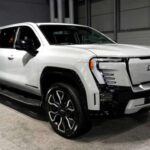 GMC es famosa por sus poderosos camiones y SUV, como el GMC Sierra y el GMC Yukon, que ofrecen interiores lujosos y tecnologías avanzadas. Sin embargo, en el estudio de fiabilidad de Consumer Reports de 2024, GMC se ubicó cerca de la parte baja del ranking en términos de confiabilidad. Esto no significa que todos sus modelos sean problemáticos, pero algunos, especialmente los de gama alta, han presentado inconvenientes de durabilidad.

El GMC Terrain, por ejemplo, ha recibido buenas calificaciones de fiabilidad, pero otros modelos más grandes tienden a tener problemas más frecuentes con componentes de la suspensión y la transmisión. Si bien los modelos de GMC ofrecen un gran confort y tecnología, su fiabilidad a largo plazo es una preocupación importante para los compradores que buscan un vehículo duradero.