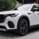 El Mazda CX-70 PHEV comparte muchas características con el CX-90, como el sistema de motorización híbrido. Desafortunadamente, esta similitud en la plataforma significa que los problemas de fiabilidad del CX-90 PHEV también afectan a este modelo. Además de los problemas con la transmisión y los sistemas electrónicos, los propietarios del CX-70 han reportado fallos recurrentes que podrían costar caro en el futuro. A pesar de su diseño atractivo, este SUV híbrido aún no está listo para ofrecer la fiabilidad que uno esperaría de Mazda.