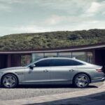 El Genesis Electrified G80, que debutó en 2022 como la versión eléctrica del elegante sedán G80, no logró hacerse un hueco en el mercado de los vehículos eléctricos de lujo. A pesar de ofrecer una autonomía de 453 km y 385 caballos de fuerza, el G80 eléctrico nunca alcanzó el nivel de popularidad de modelos competidores como el Tesla Model S. Con ventas limitadas de solo unas 1.800 unidades y un bajo impacto en el segmento, Genesis ha decidido descontinuar este modelo en 2026. La falta de visibilidad y la fuerte competencia han sido factores clave en su retiro.